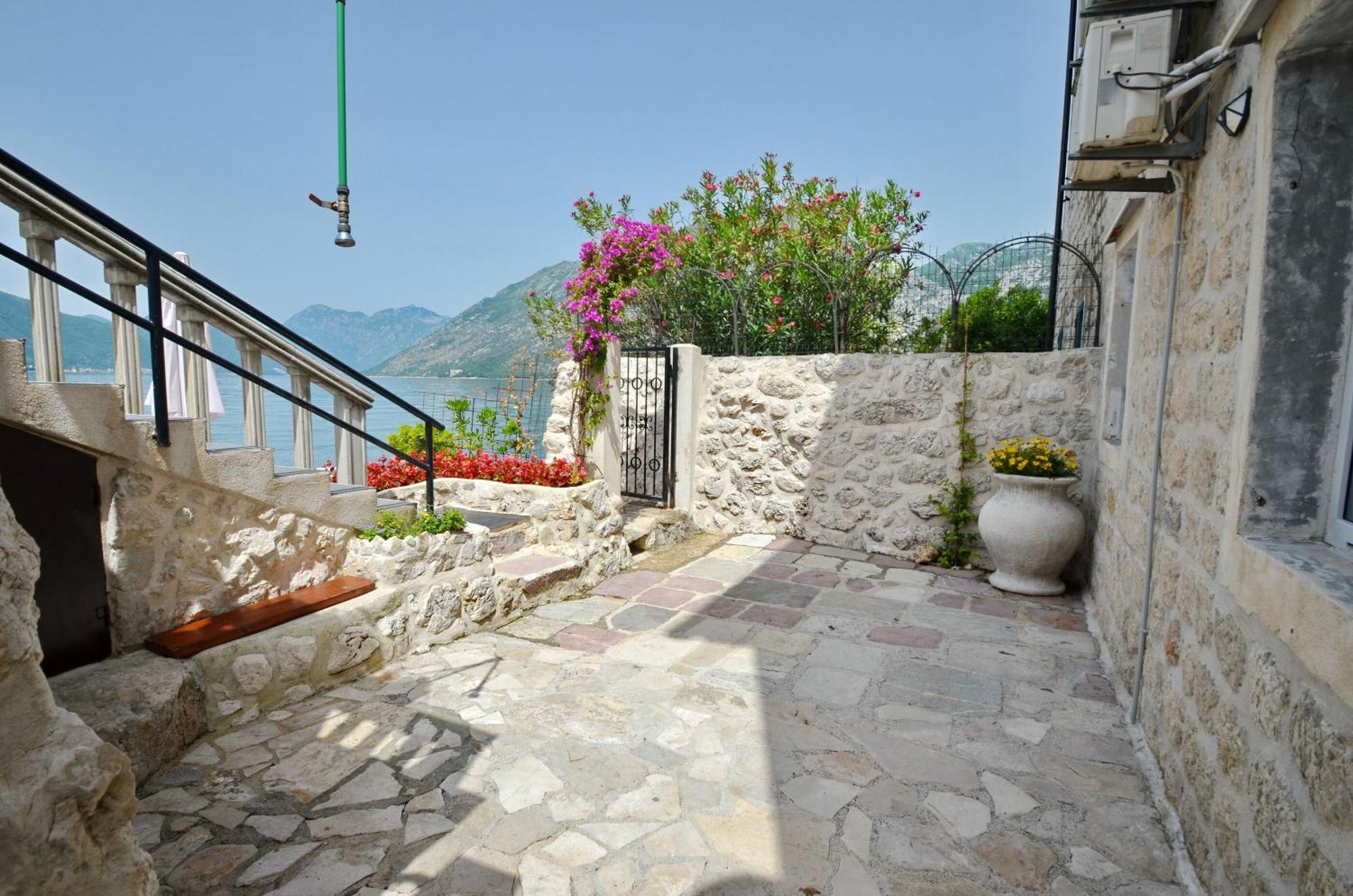 Apartments Mir I Dobro Kotor Dış mekan fotoğraf