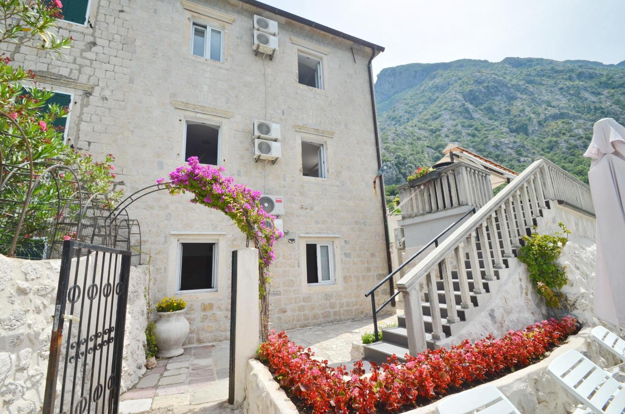 Apartments Mir I Dobro Kotor Dış mekan fotoğraf
